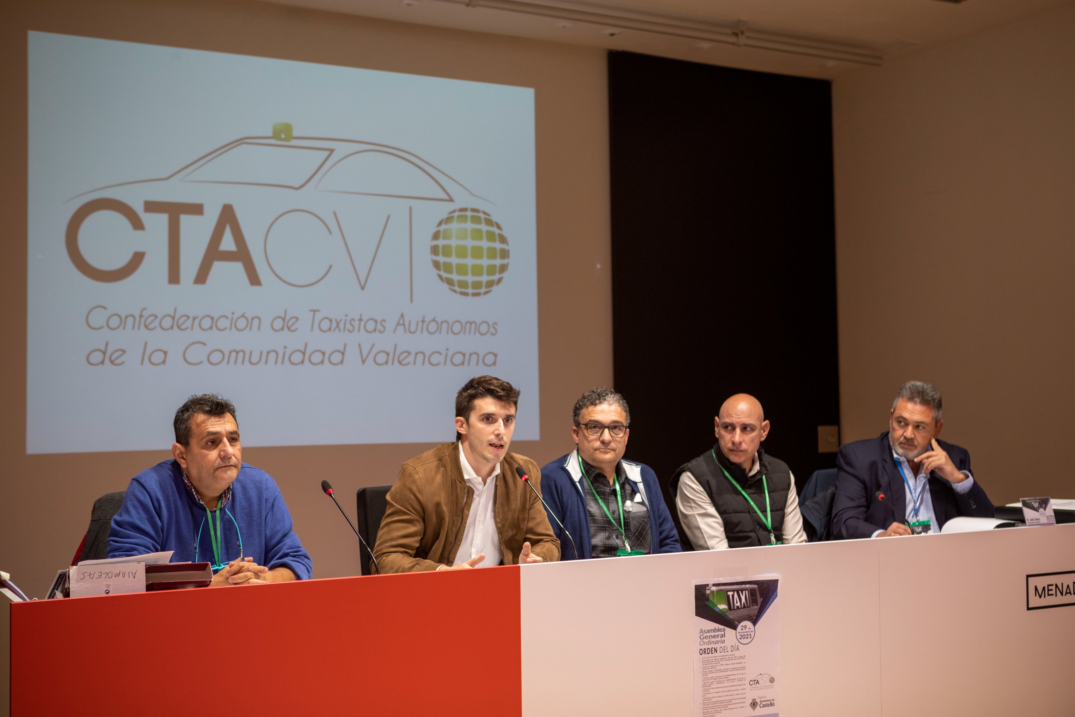 El PSPV defiende al taxi frente al anuncio de PP y Vox de dar entrada en Castelló a los VTC