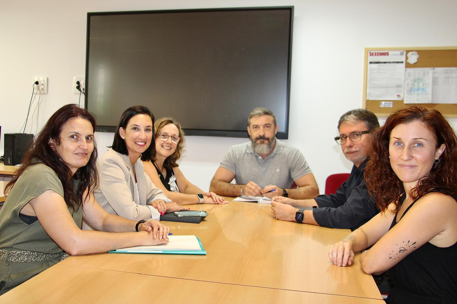 María España: “Després de huit anys d'inacció, els alumnes del CEIP Juan García Ripollés començaran el pròxim curs en un col·legi renovat”