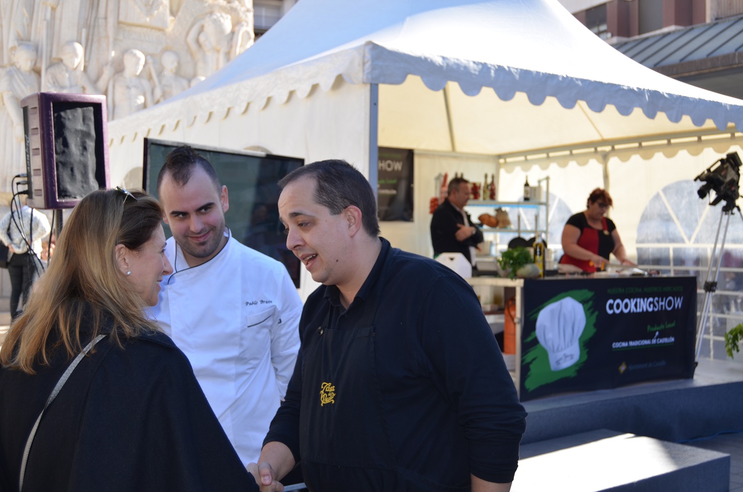 Amparo Marco con los chefs.jpg