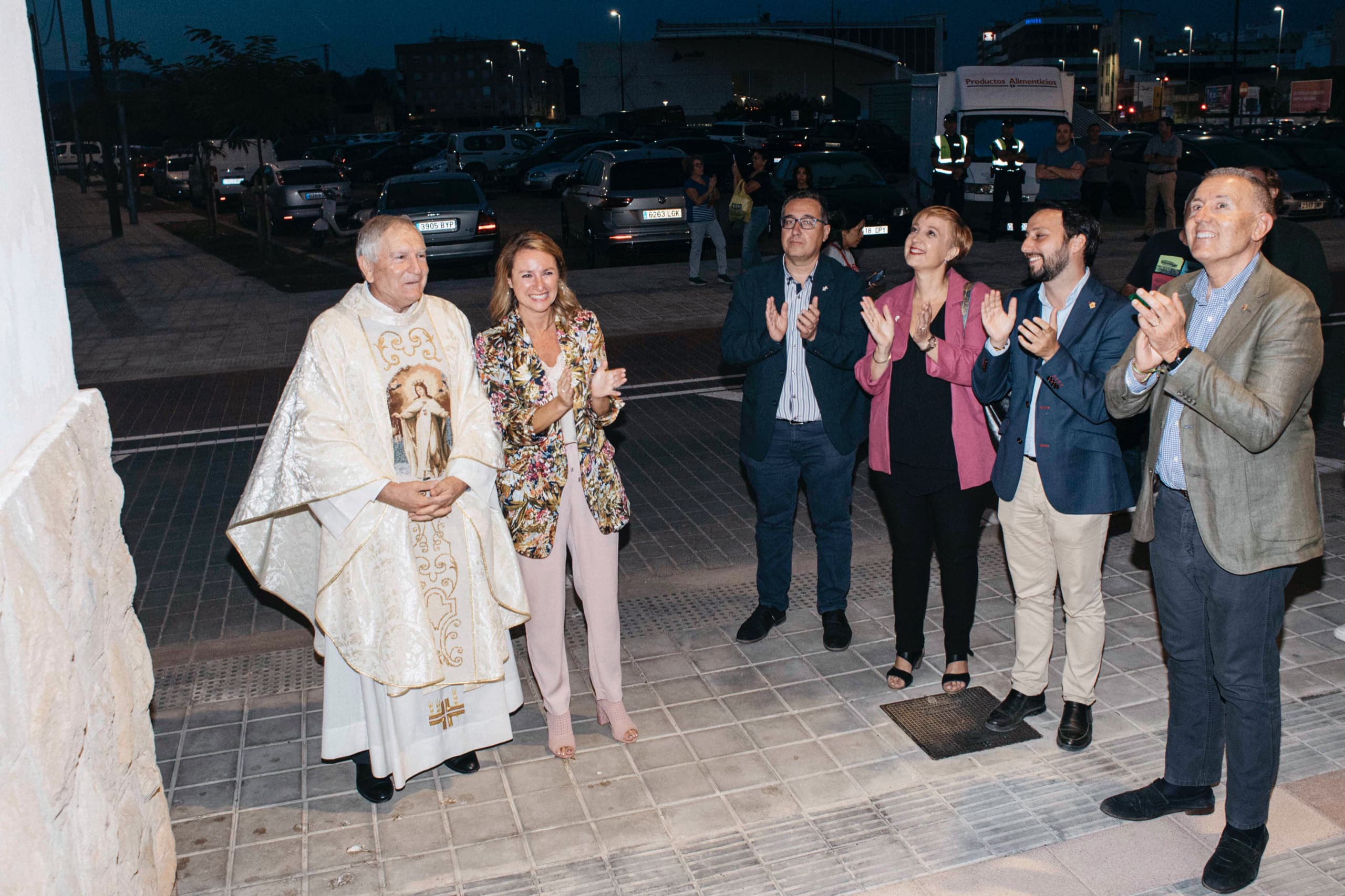 Begoña Carrasco ha presentat als veïns la nova plaça de la Mercè coincidint amb la seua festa en la parròquia de San José Obrer