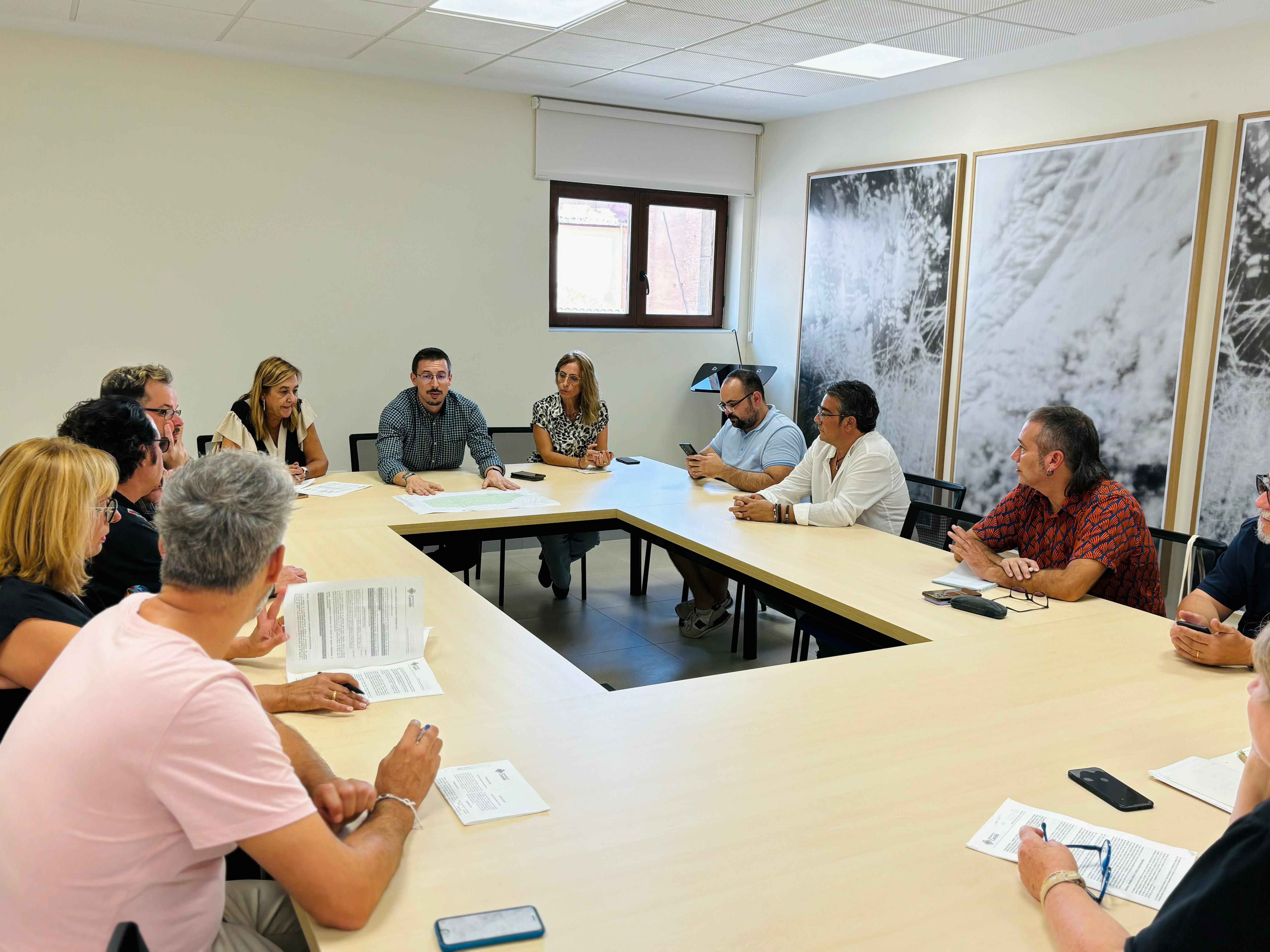 El Consell Sectorial de Comerç dona llum verda a les noves bases d'ajudes per a comerços, servicis i hostalers afectats per les obres de ZBE