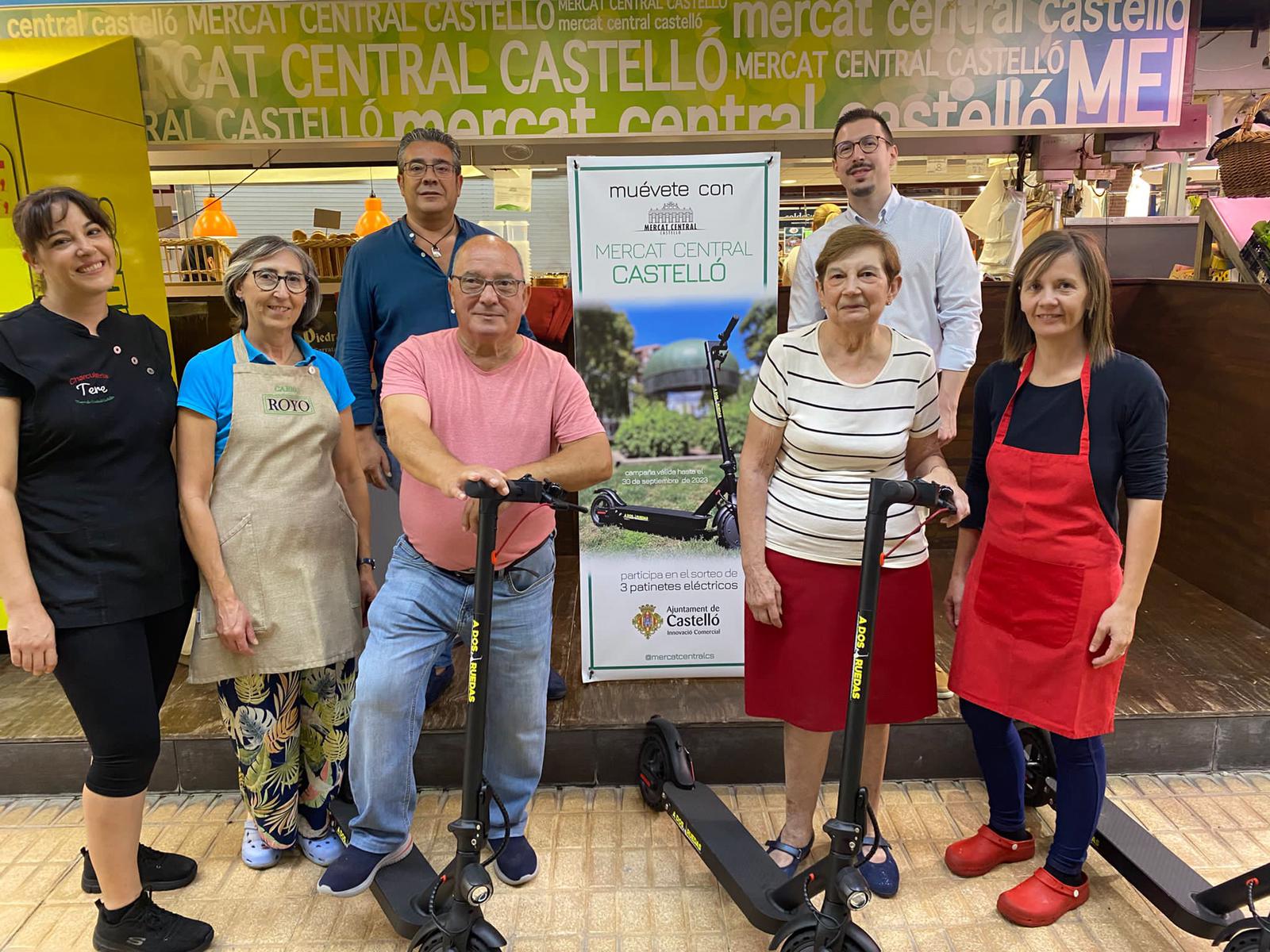 La regidoria de Comerç i Consum i el Mercat Central regalen tres patinets elèctrics en un sorteig