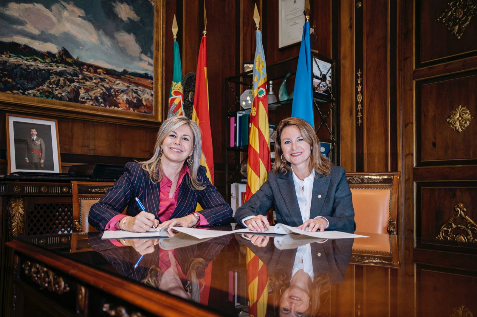 L'Ajuntament de Castelló de la Plana i MicroBank signen un conveni de col·laboració per a incentivar l'autoocupació i l'activitat emprenedora