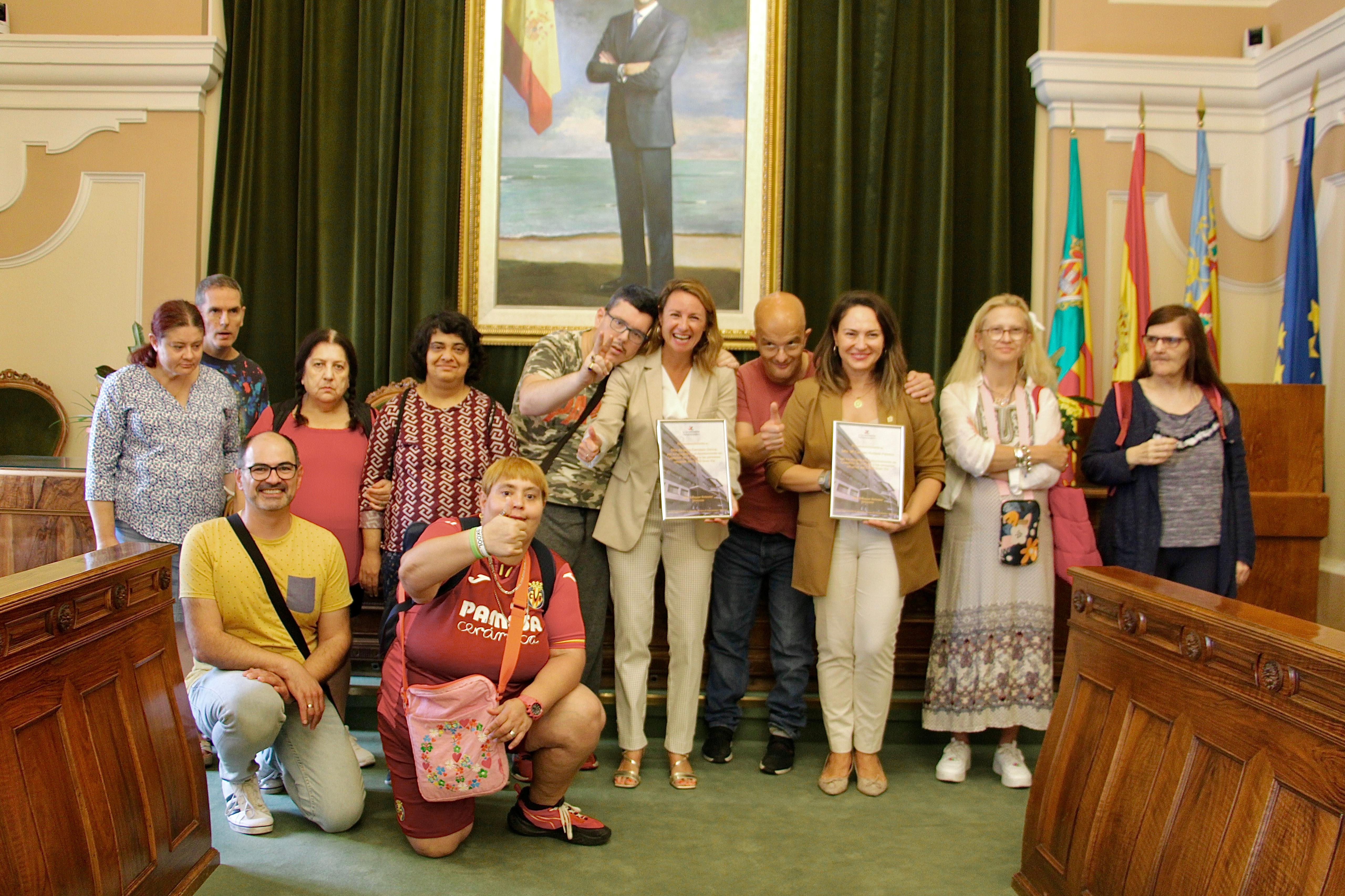 L'alcaldessa de Castelló rep als alumnes del Centre d'Atenció Especial “Gran Via”